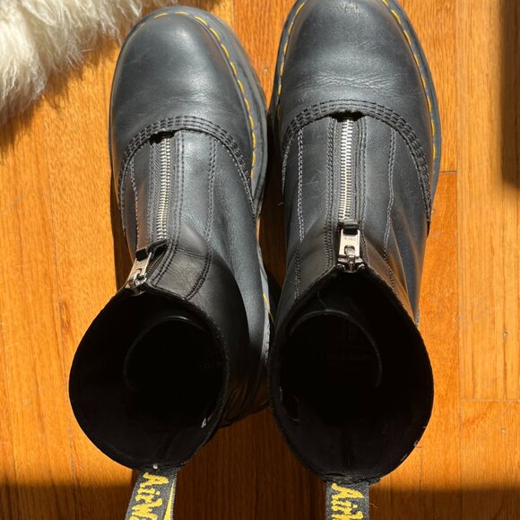 (SOLD) Jetta Zipped Sendal, Black Leather Platform Boots (Size Women's 9) - Picture 4 of 4